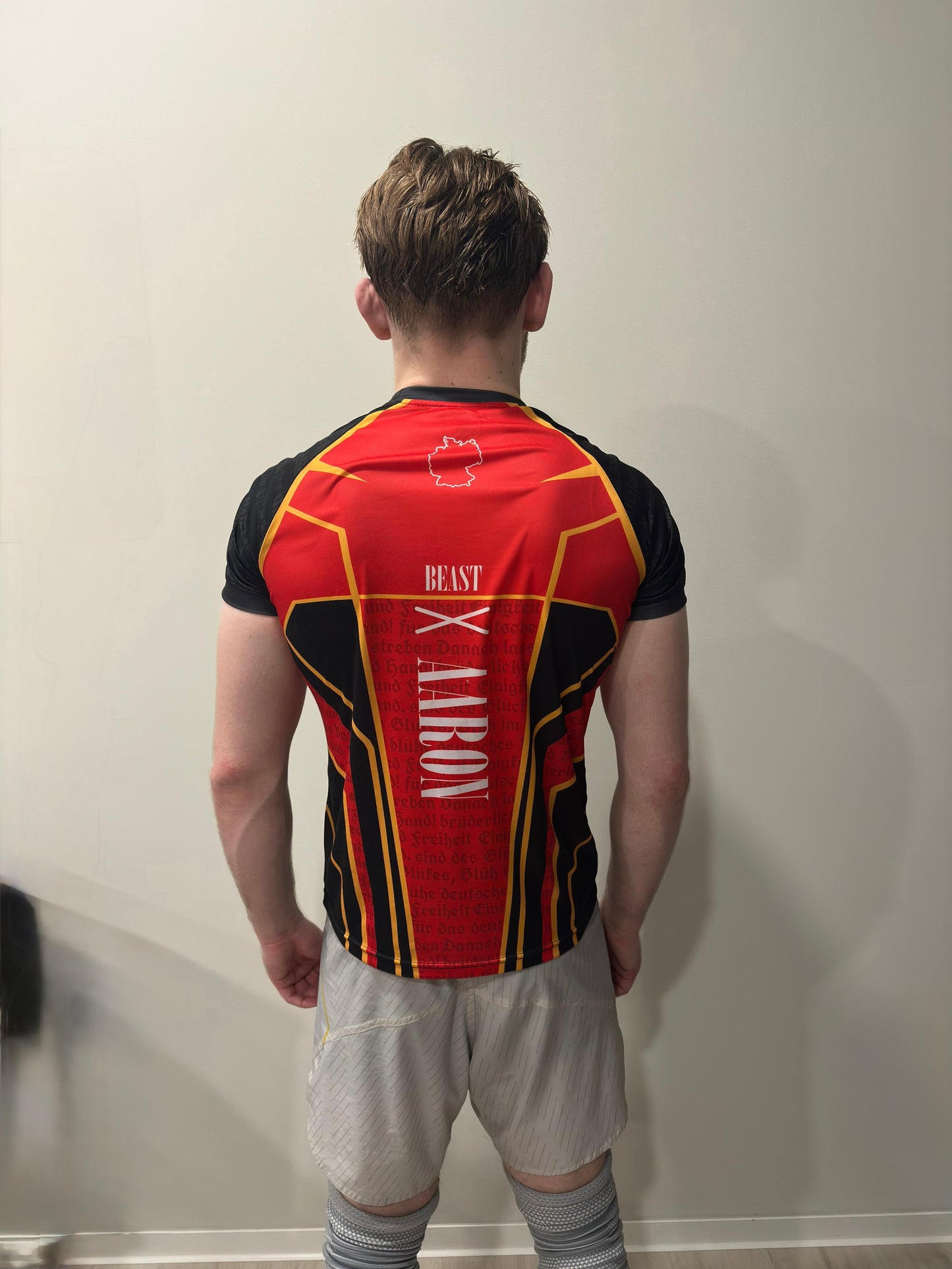 Personalisiertes Performance Shirt
